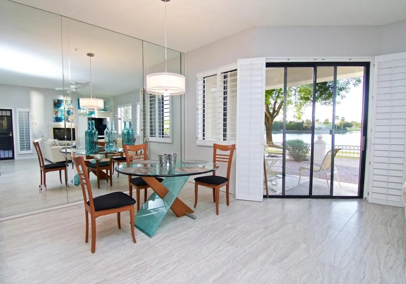 Vila Waterfront Views, Office, Main Floor, Walkable Scottsdale